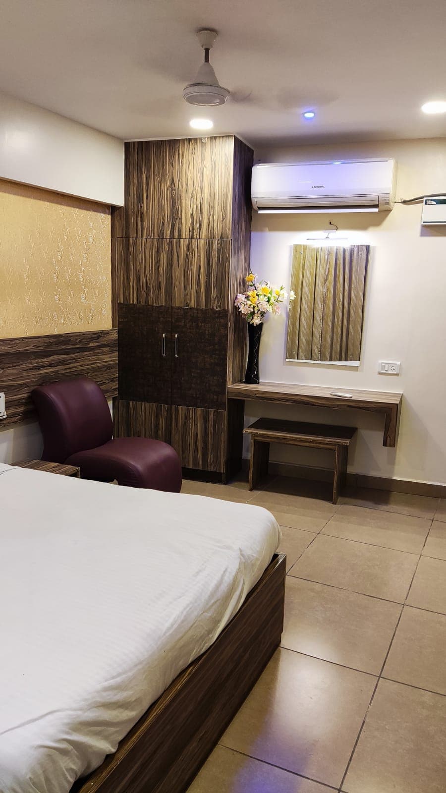 Serenity Inn Porur - Tap to explore photos