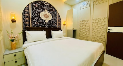 Staymoodyy Arabic Themed Family Suite 1 BHK Room Type - Staymoodyy- Arabic Themed Family Suite (1 BHK) Staymoodyy Arabic Themed Family Suite 1 BHK Room Type - Staymoodyy- Arabic Themed Family Suite (1 BHK)