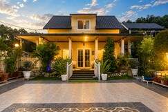 Silverleaf Cottage 2BR by Homeyhuts