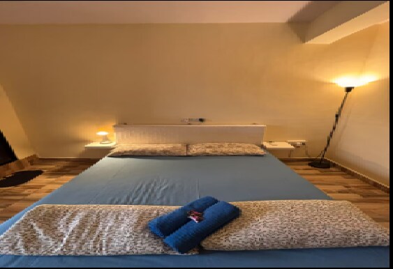 Perfect Central 1BHK in Bandra W: Rose 2 - Tap to explore photos