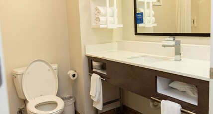HAMPTON INN HAMMOND LA Room Type - 2 QUEEN BEDS NONSMOKING