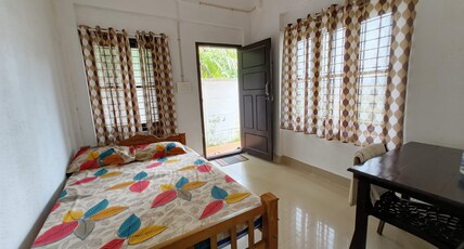 Lemontree Homestay Room Type - A/C Bedroom