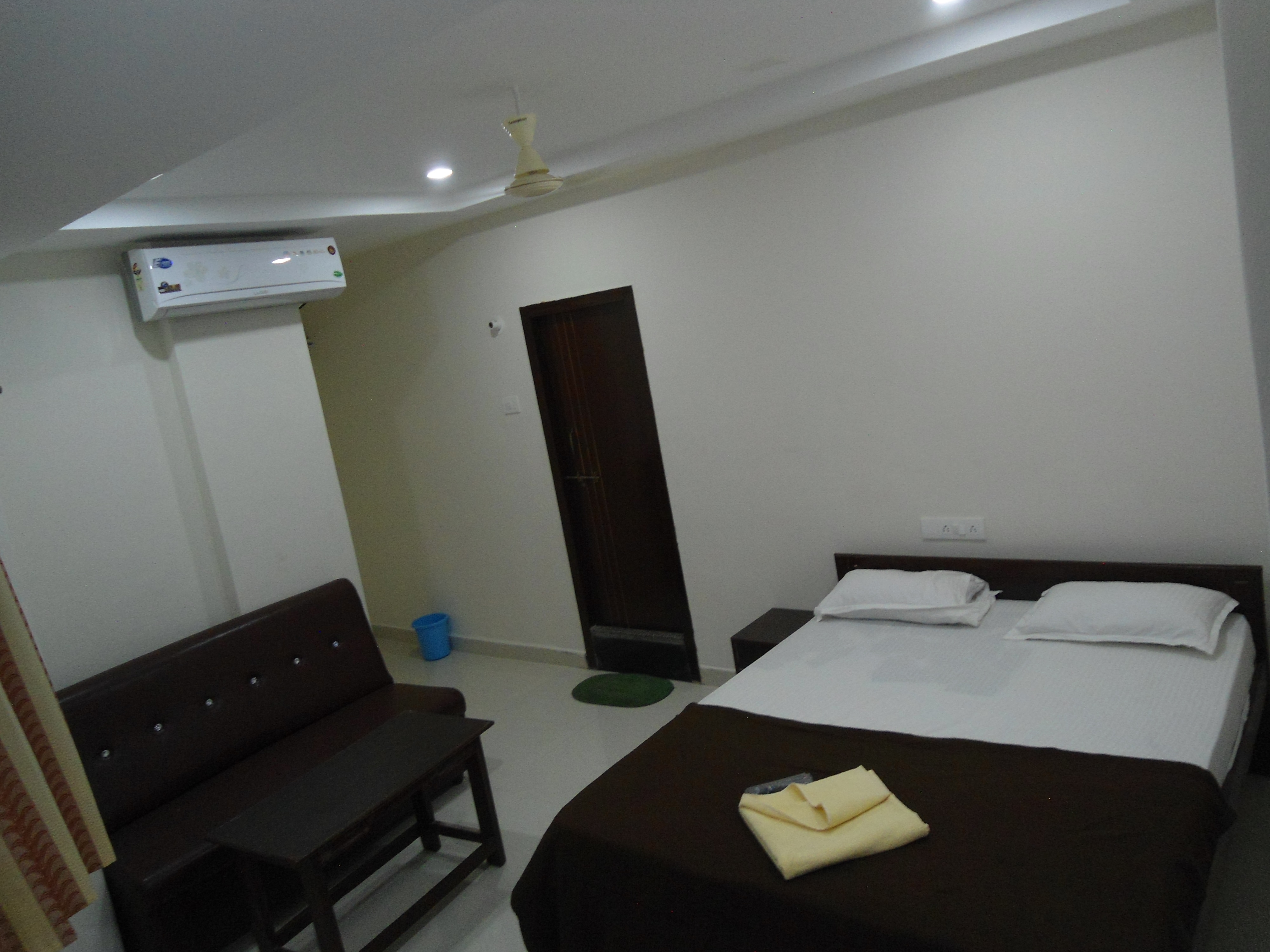 CM RESIDENCY - Tap to explore photos