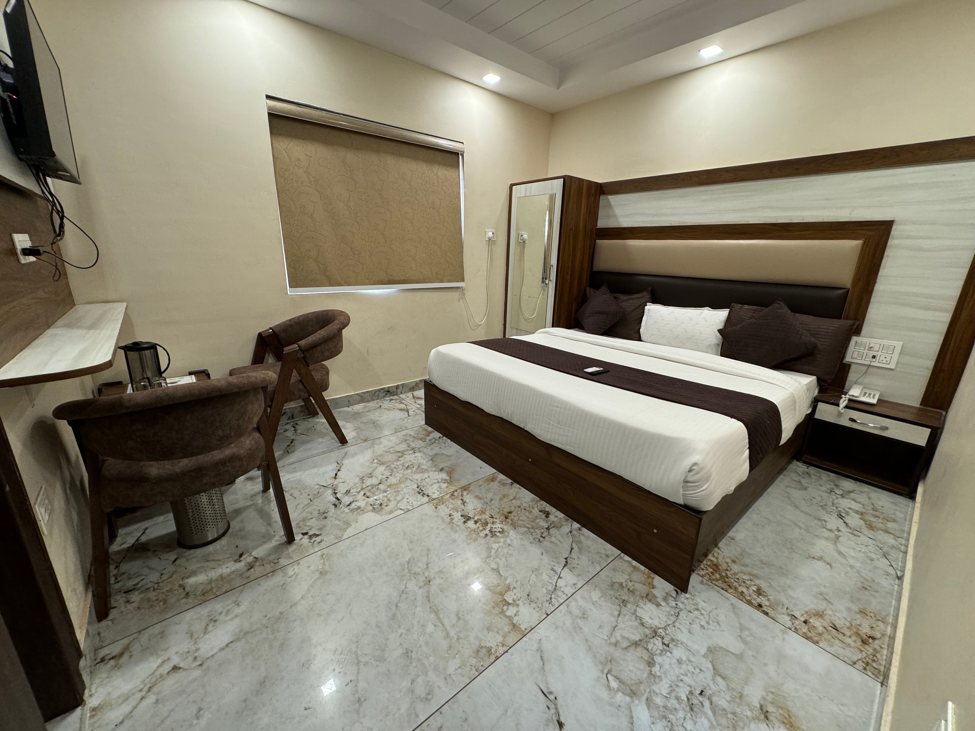 Hotel Dev Rishi By T And M Hotels - Tap to explore photos