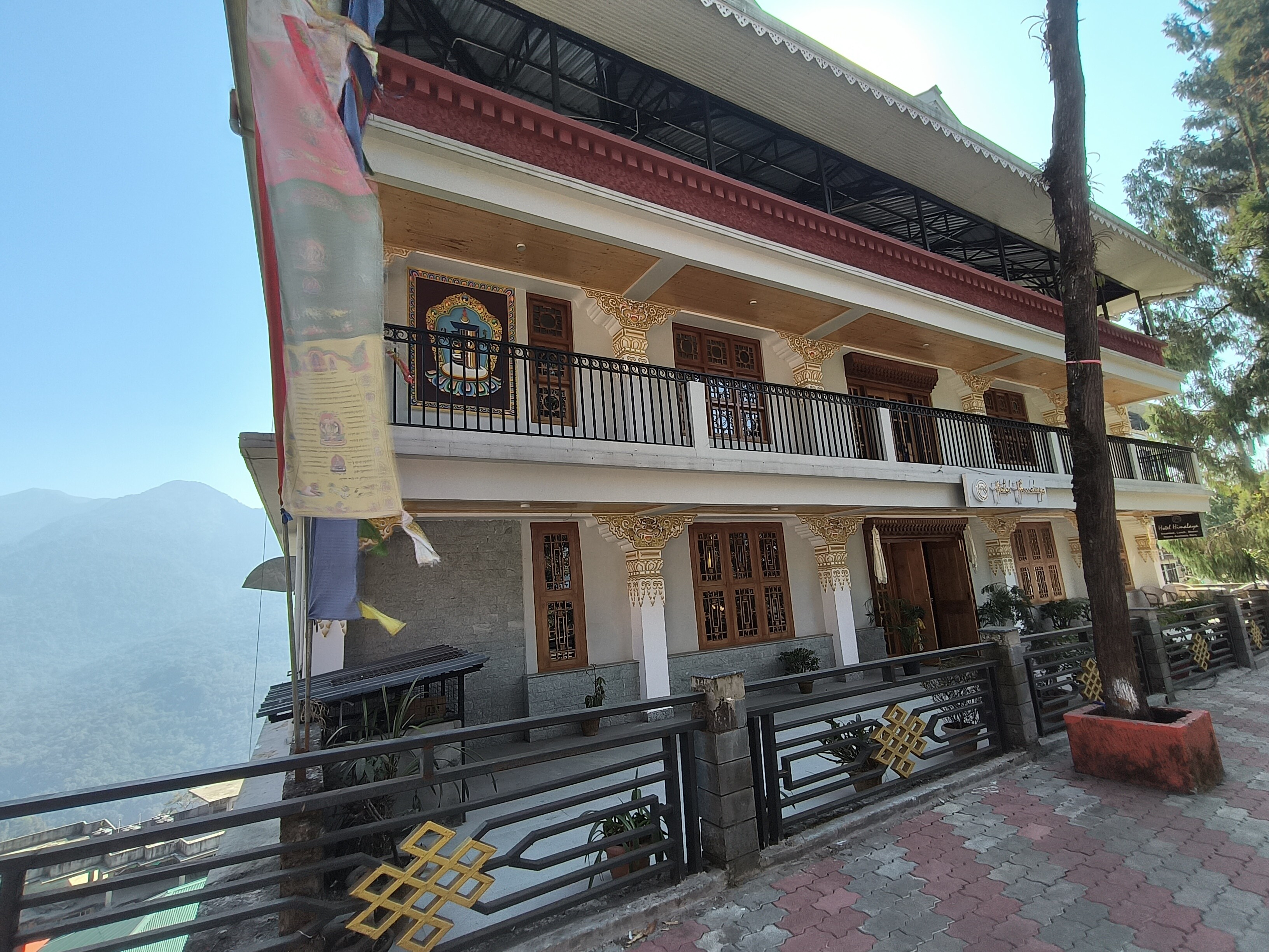 Hotel Himalaya Gangtok - Tap to explore photos