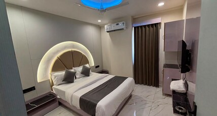 Hotel Planet Lake Room Type - Deluxe Room with Lake View