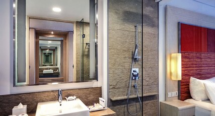 Grand Mercure Jakarta Harmoni Room Type - Grand Deluxe Room with 2 Queensize Zip bed and Sofa Grand Mercure Jakarta Harmoni Room Type - Grand Deluxe Room with 2 Queensize Zip bed and Sofa