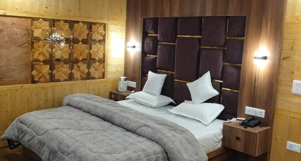 Hotel Pahalgam View Room Type - Double bed