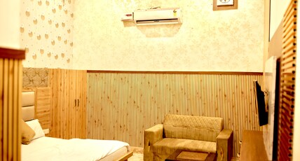 Hotel Baikunth Radhika Room Type - Premium AC Double Room