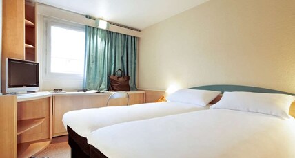 IBIS DUESSELDORF HAUPTBAHNHOF Room Type - Standard Room with 2 single beds