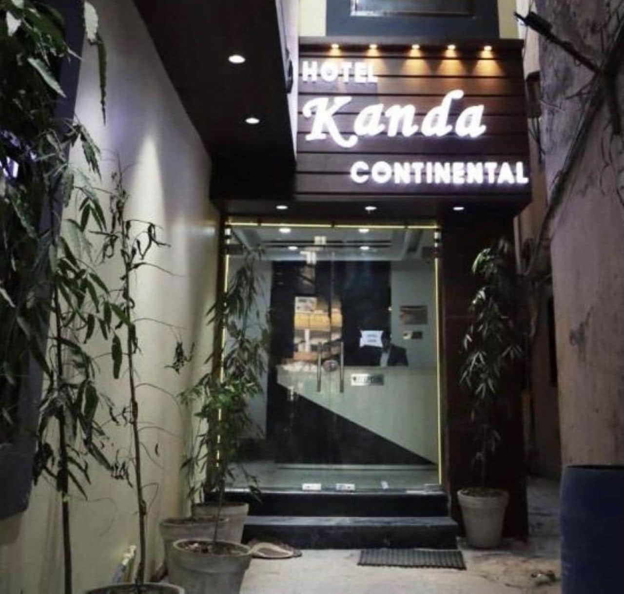 HOTEL KANDA CONTINENTAL - Tap to explore photos