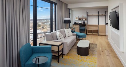 Canopy by Hilton Sioux Falls Downtown Room Type - FALLS PRK VW CRNR K SOFABD