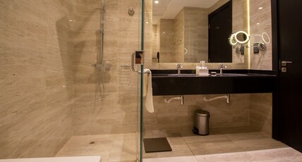 Asma Hotel Room Type - Deluxe King Room