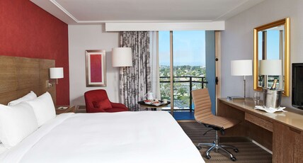 DoubleTree by Hilton Torrance - South Bay Room Type - 1 KING EXECUTIVE