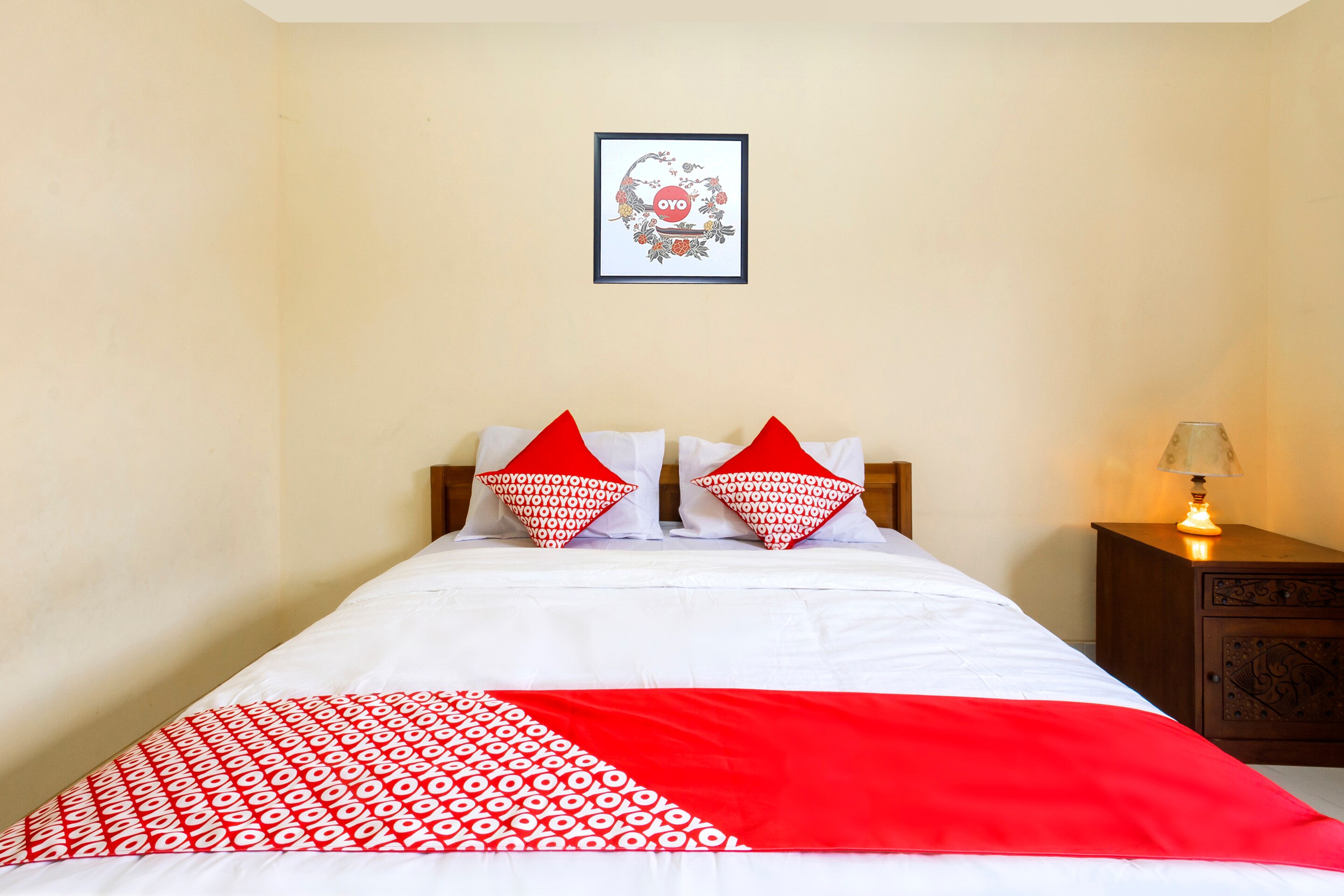 Hotel O Omah Ladrang - Tap to explore photos
