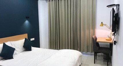 Hooliv Ariana Room Type - Room with Queen Bed