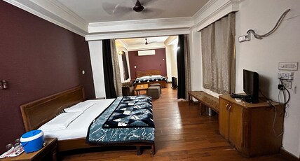 Hotel Vivek Room Type - Family Room
