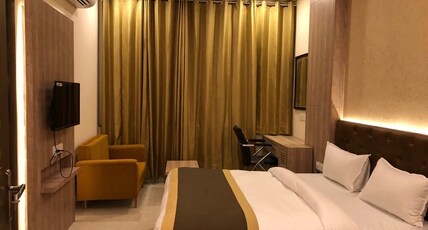 Hotel Yashpadam Continental Room Type - Deluxe Regular