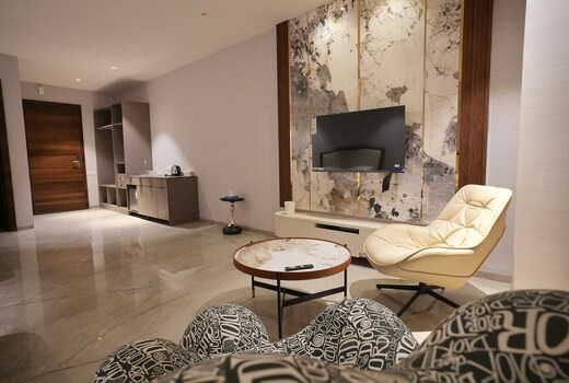 Maaya Luxe Suites