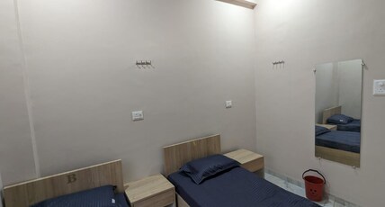 Hotel Bharat Room Type - Deluxe Room Non AC