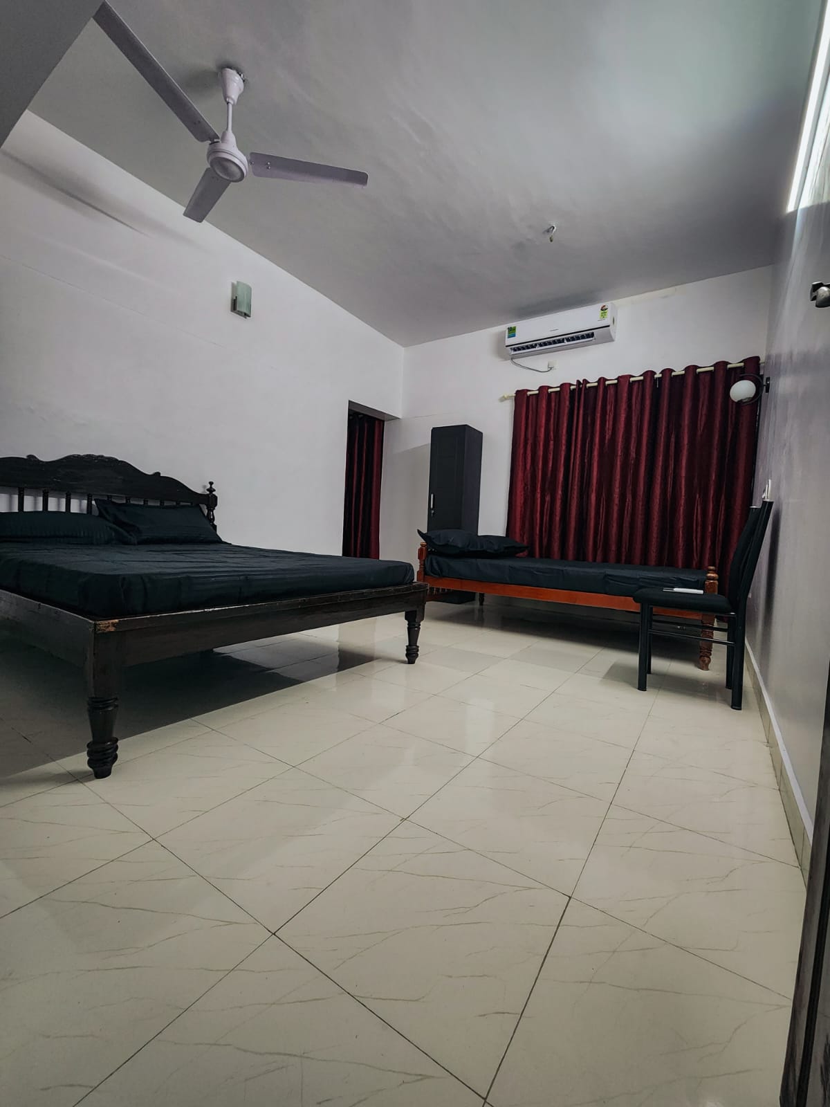 Urban Haven Short Stays - Tap to explore photos