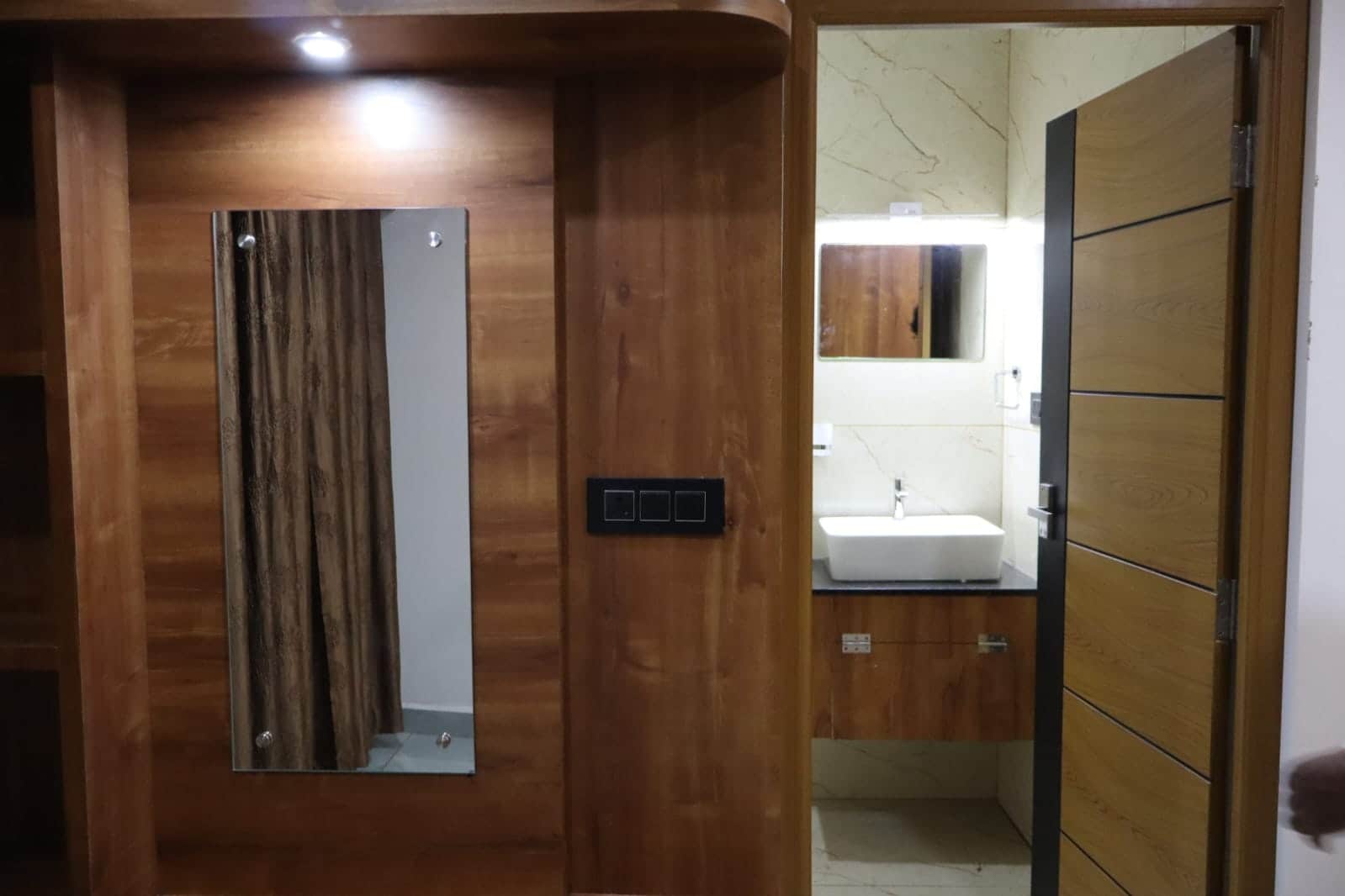 Rhythm Stays - Tap to explore photos