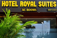 HOTEL ROYAL SUITES