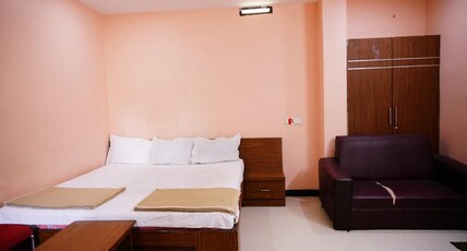 Navayuga lodge Room Type - Suite Room