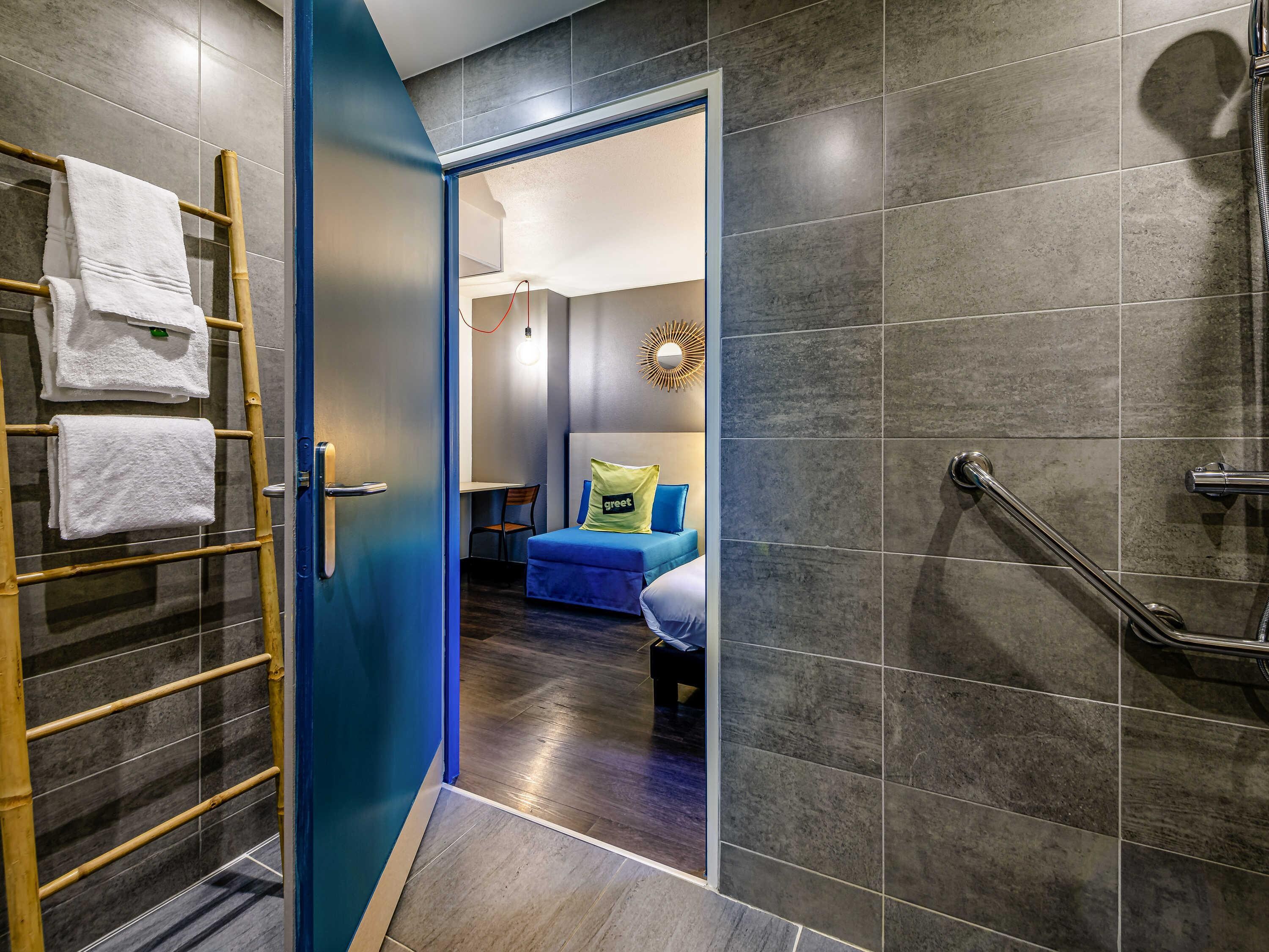 Greet Hotel Bordeaux Floirac Arena - Tap to explore photos