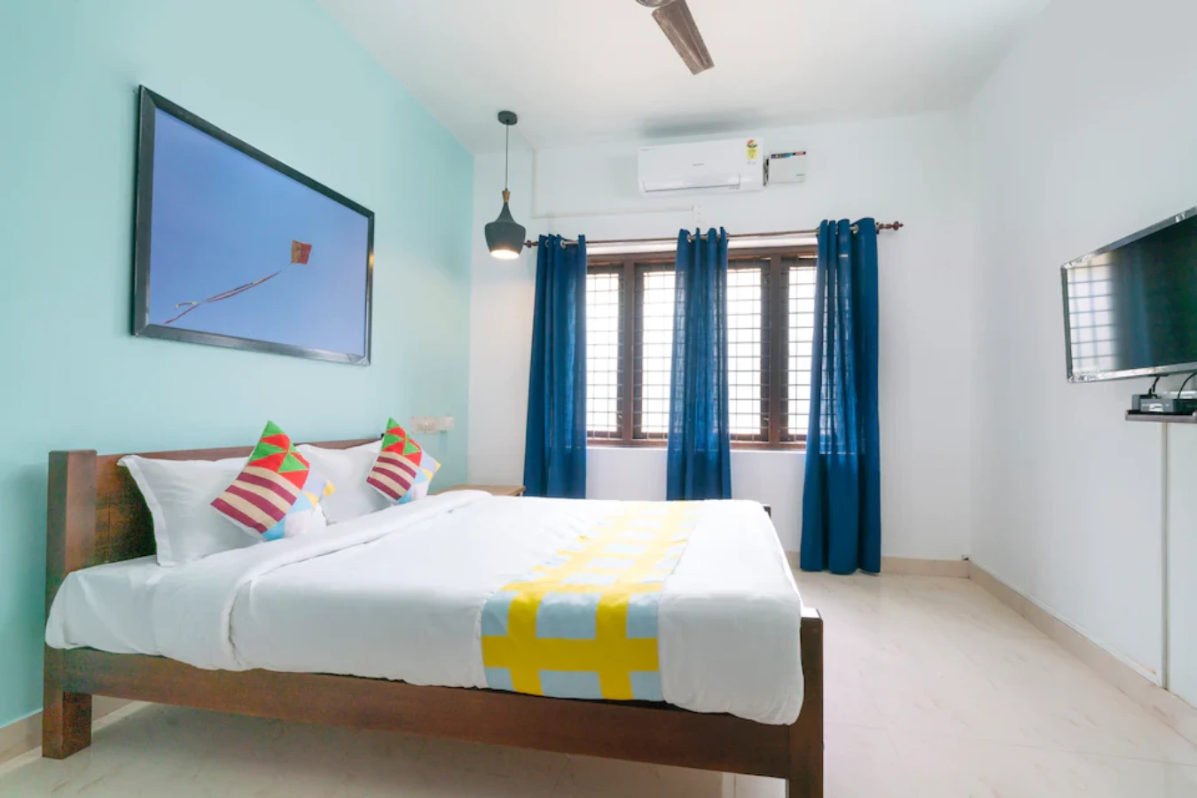 Solo Tharayil Appartments- Sharing 2 BHK Appartments Room Type - Deluxe room