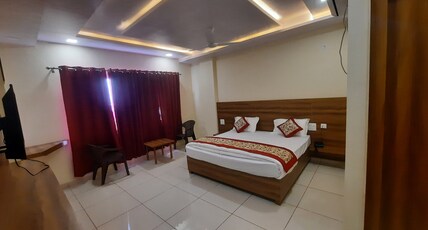 Hotel Narayana Room Type - Deluxe room