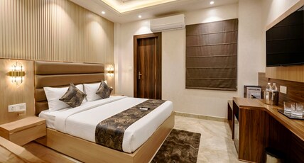 Hotel Palm Bliss Room Type - Deluxe King Room