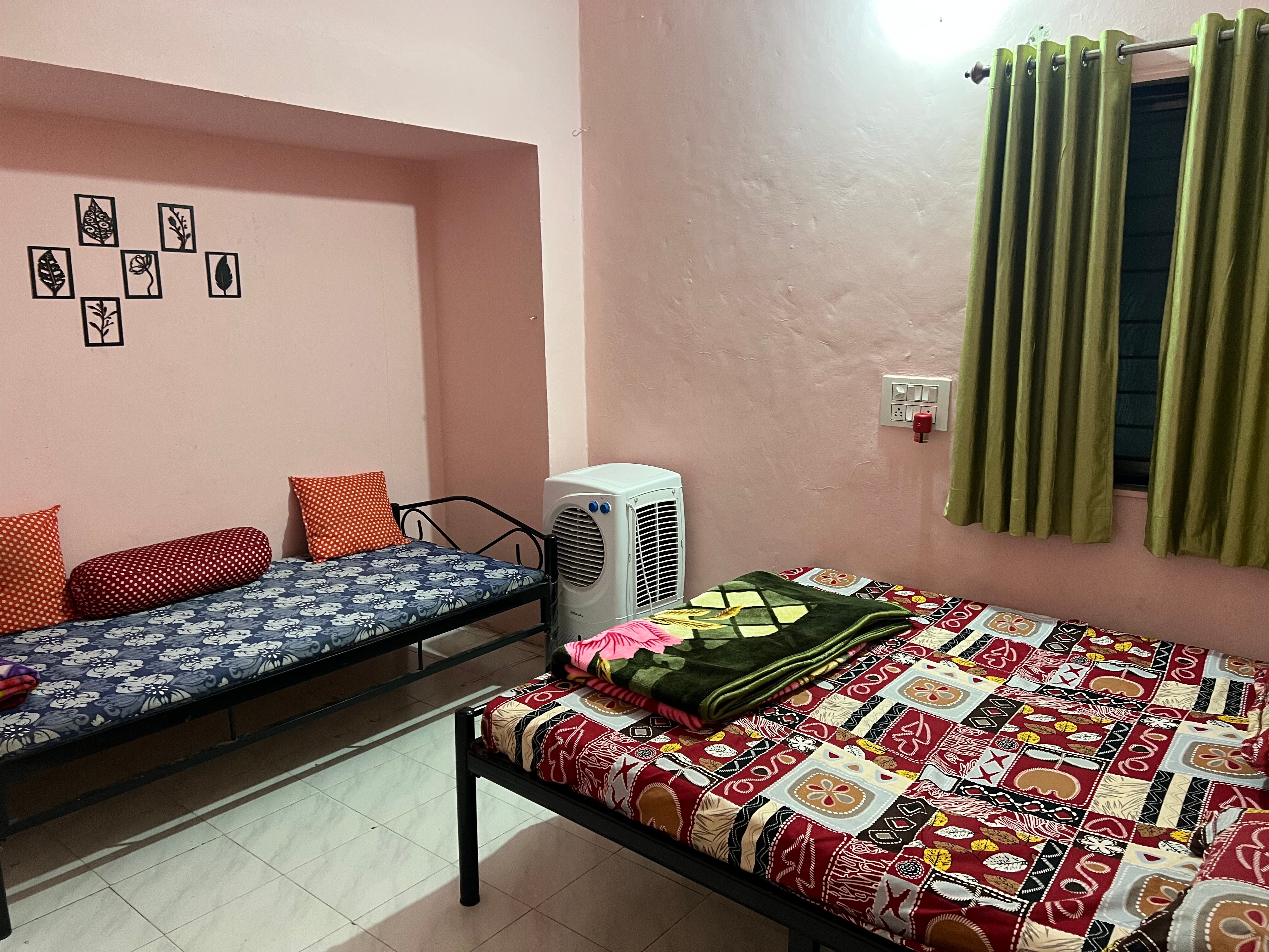 COZY STAY NEAR KOLHAPUR RAILWAY STATION - Tap to explore photos