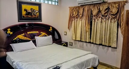 SRI Pranams International Hotel Room Type - Suite