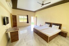 flora green lawn & resort