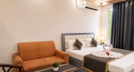 Hotel Arya Luxury Room Type - Suite Room With Sofa