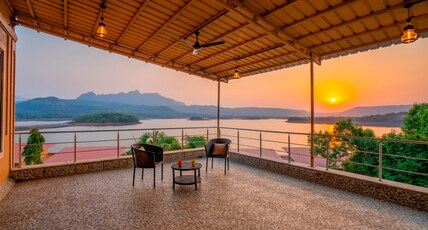 Zostel Plus Lonavala Room Type - Luxury Quadruple Room (With Balcony)