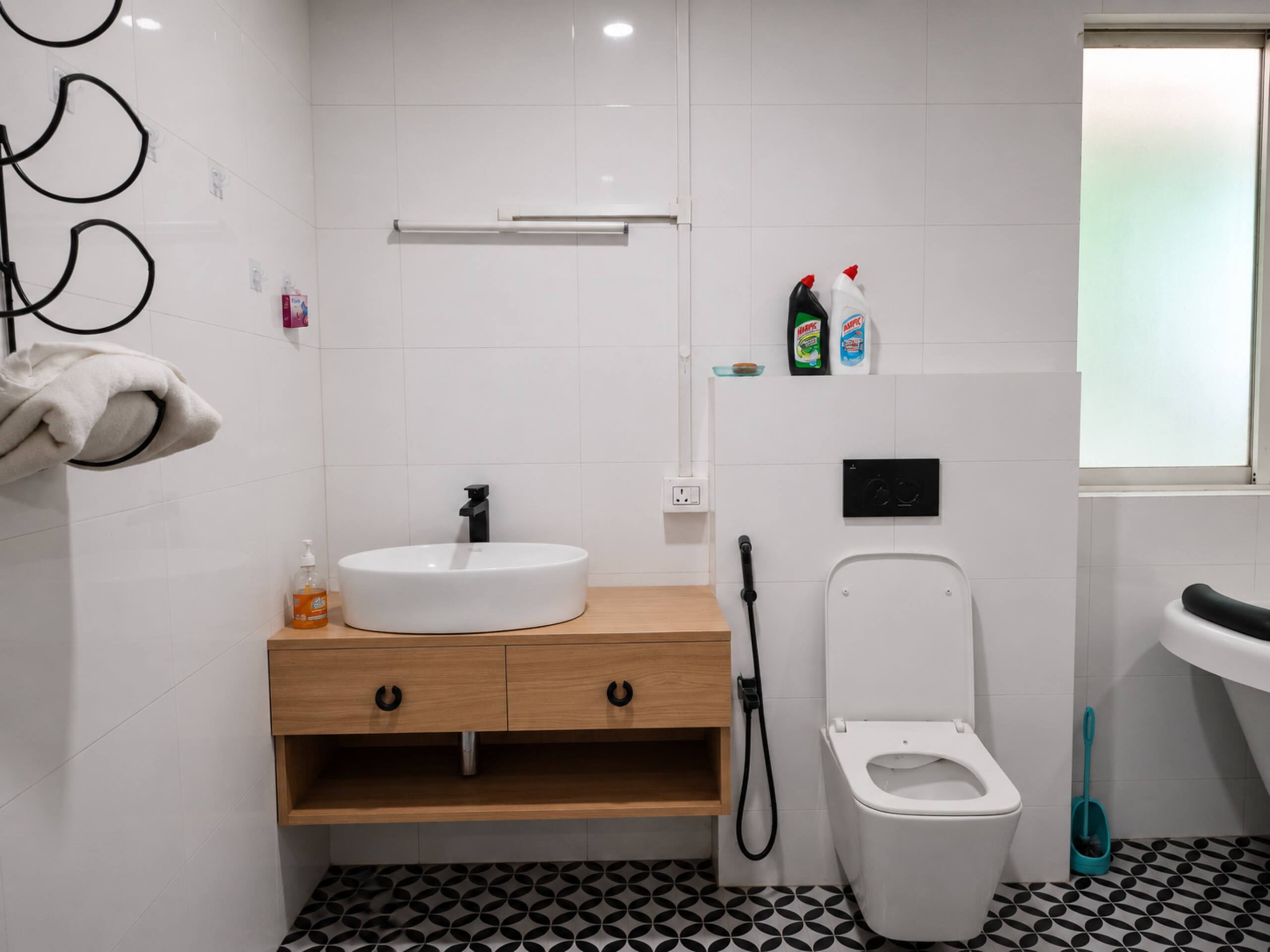 Shalom Homestay Cozy AC Home Open Lawn - Tap to explore photos