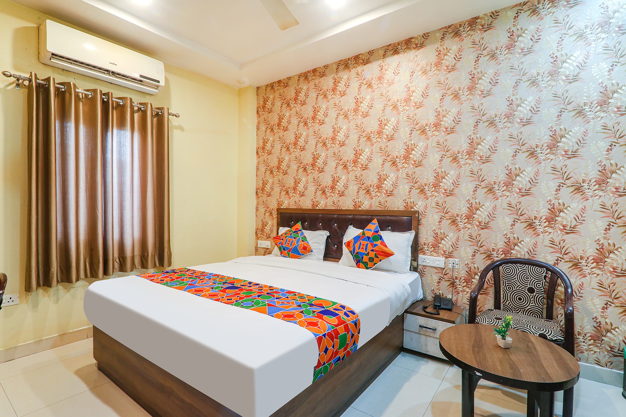 Via Grand Inn - Tap to explore photos