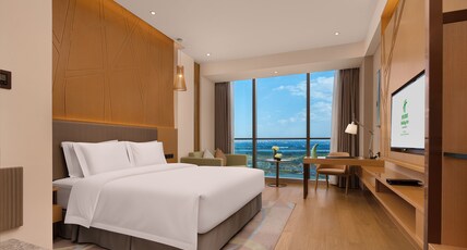 Holiday Inn Changsha Dawangshan Room Type - 1 King 1 Single Standard Lake View
