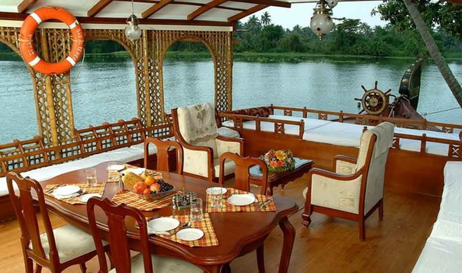 Meridien House Boat - Tap to explore photos