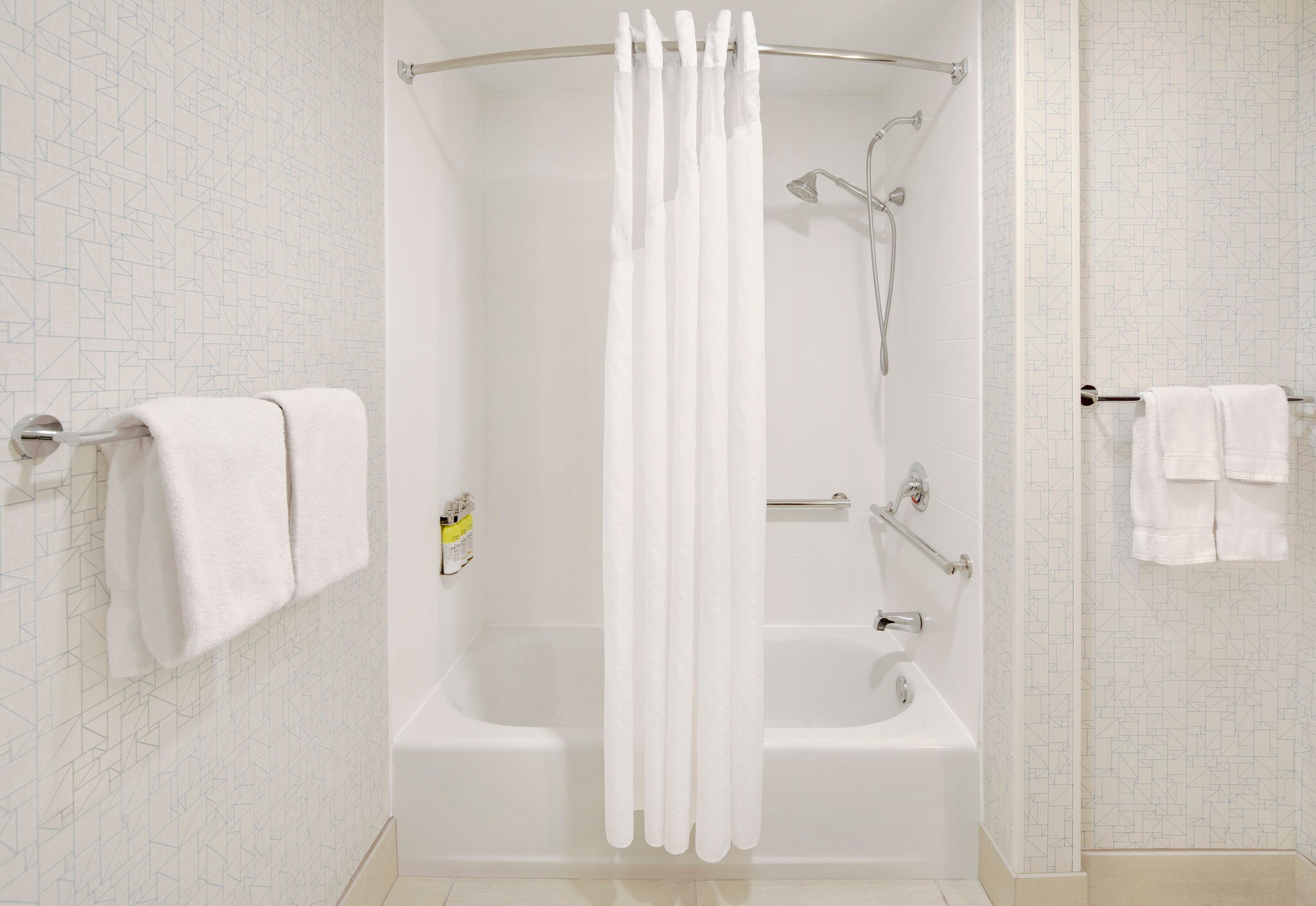 Holiday Inn Express & Suites Tilton - Tap to explore photos