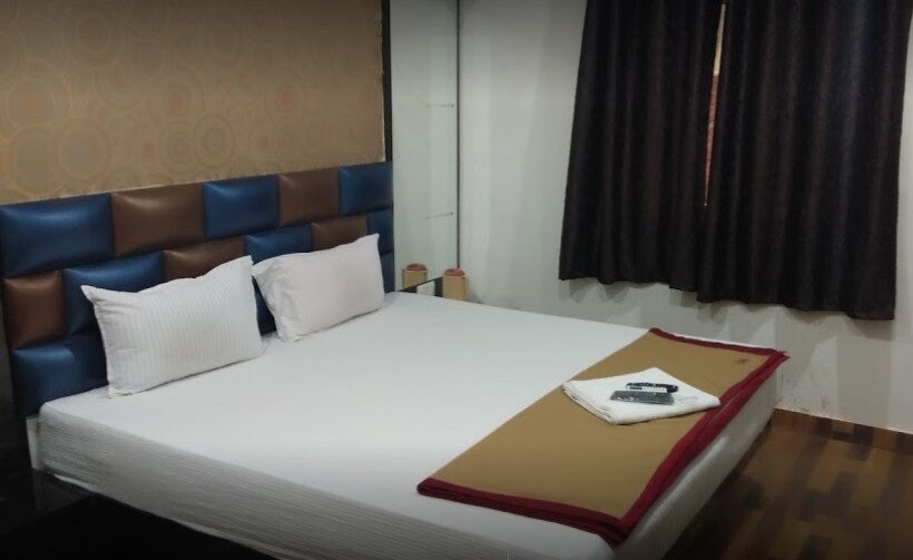 Hotel Devansh - Tap to explore photos