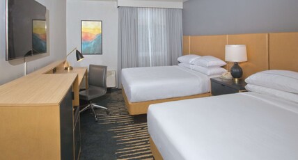 DoubleTree by Hilton Chico Room Type - 2 QUEEN BEDS W POOL VIEW