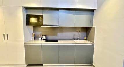 High Rise Haven 38th Floor River View Room Type - High Rise Haven 38th Floor River View