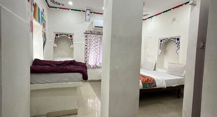 Hotel Hanuman Ghat Room Type - Heritage Lake Dorm 7 Beds AC Pichola View