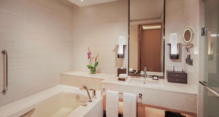 Hilton Suzhou Room Type - KING ONE BEDROOM SUITE