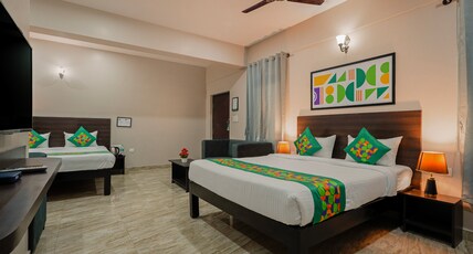 Treebo Ksheera Residency Near Railway Station Room Type - Spacious Premium Room