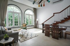 Luxe @203 Tudor house