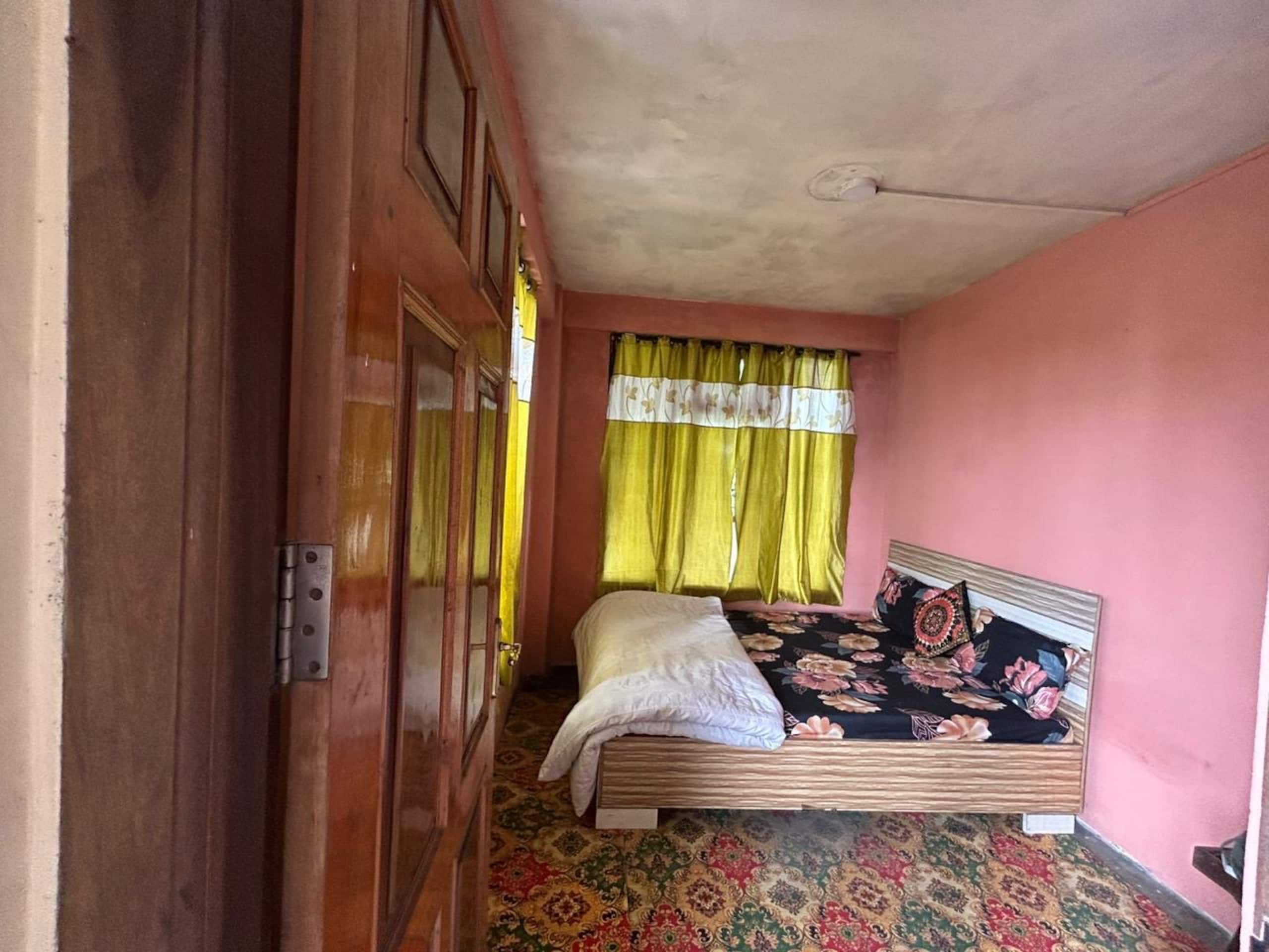 Homestay with Full Mountain View - Tap to explore photos